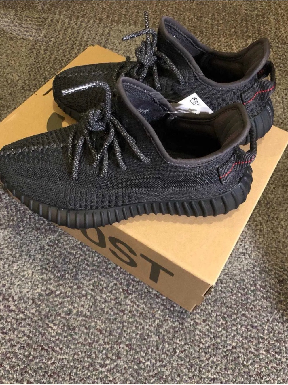 Men's Black Knit Athletic Sneakers - Brand Unspecified